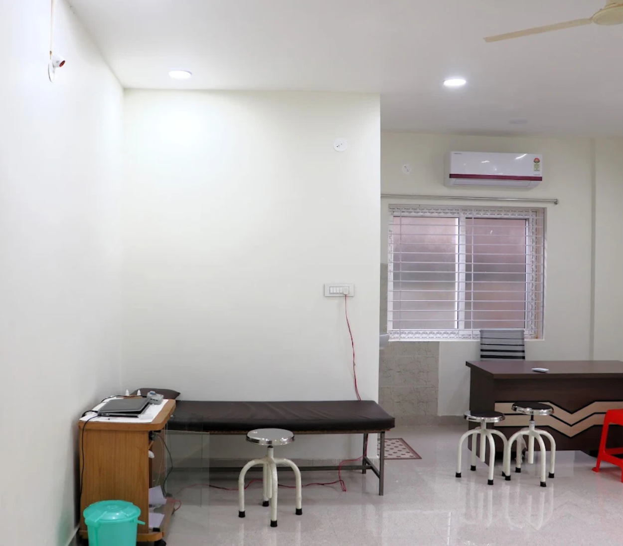 Trinetra Modern Eye Care